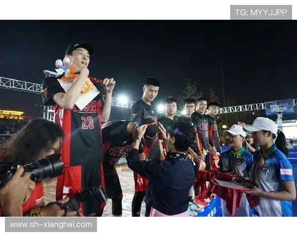 武汉极限运动队在世界街舞大赛中的团队协作表现深度点评与分析