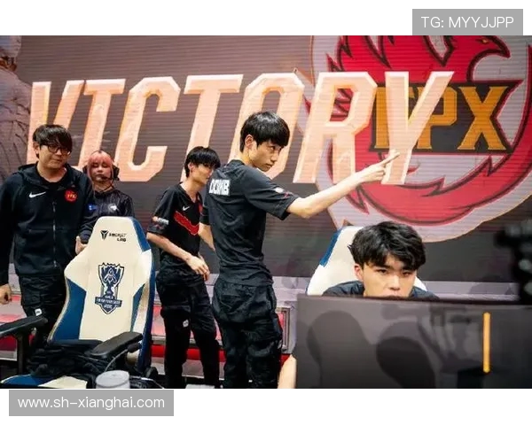 赛后深度解析FPX与V5对决中的战术博弈与团队协作 赛后深度解析FPX与V5对决中的战术博弈与团队协作