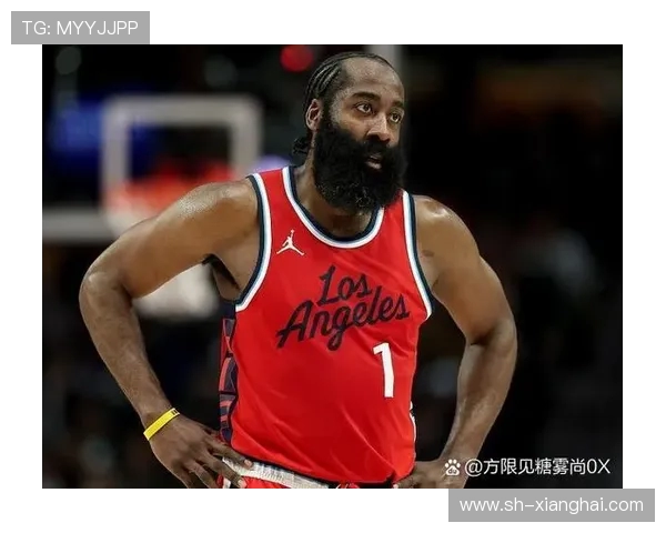 快船与热火激战正酣2021年12月16日NBA精彩对决回顾